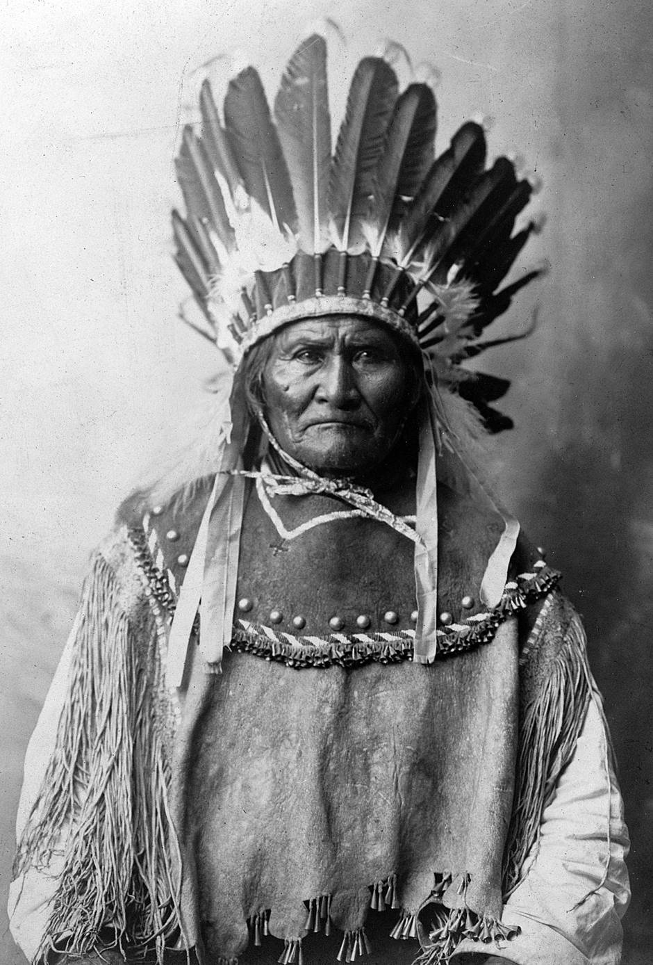 Archival images show Geronimo after his surrender in 1886 - The Globe and Mail